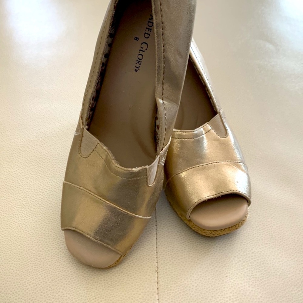 Peep Toe Espadrilles Wedges-8 Metallic Gold Like New Sheen Heel Comfort
